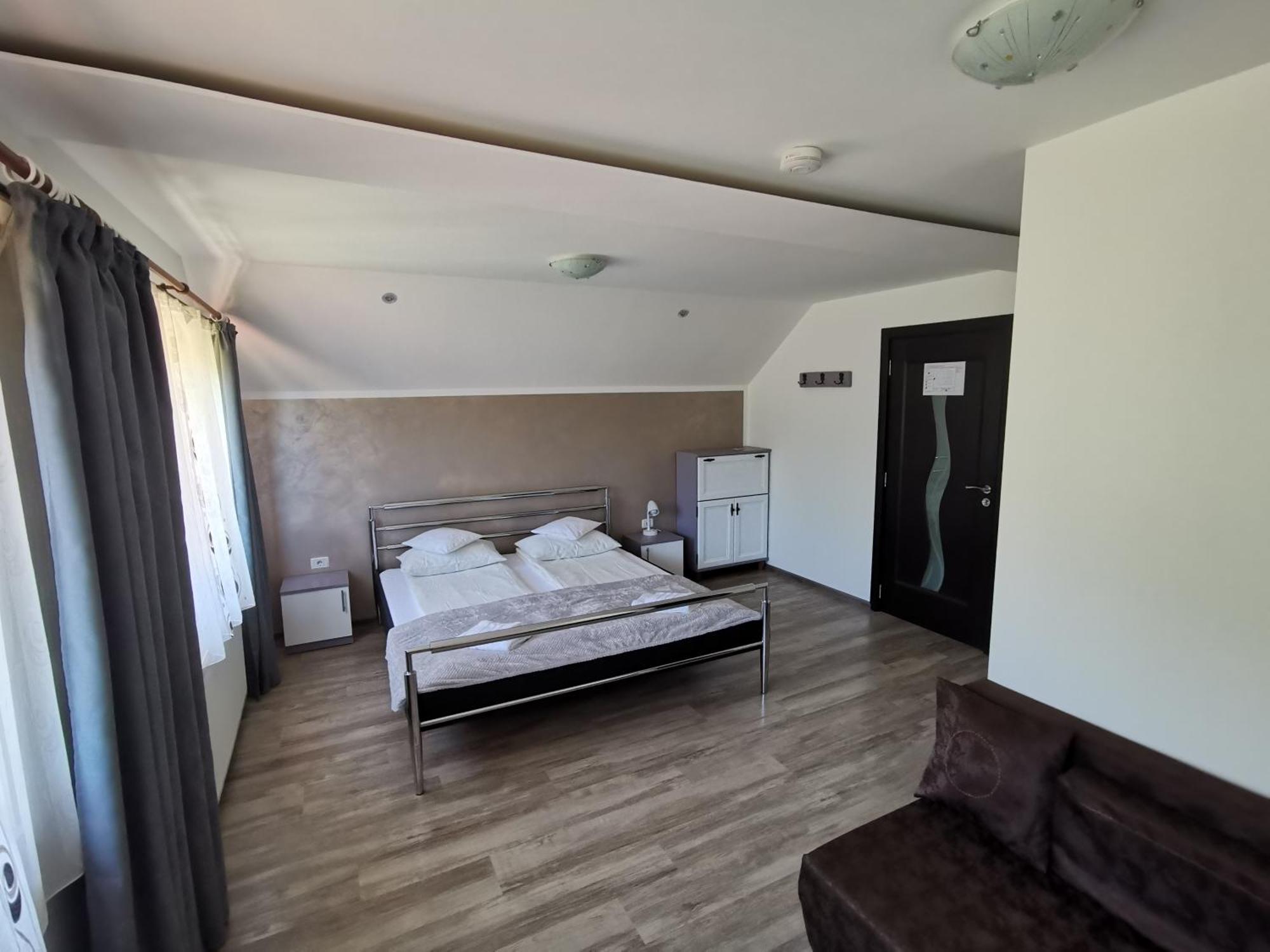 Apartamento Casa Cecilia Costeşti Exterior foto